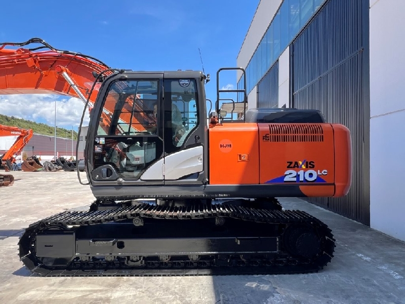 HITACHI ZX210LC-6