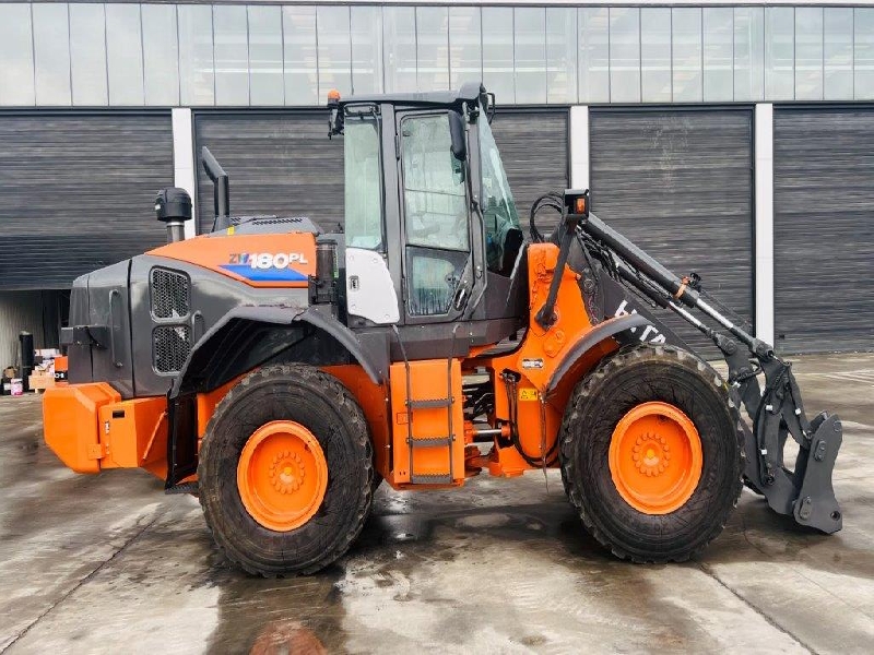 HITACHI ZW180PL-6